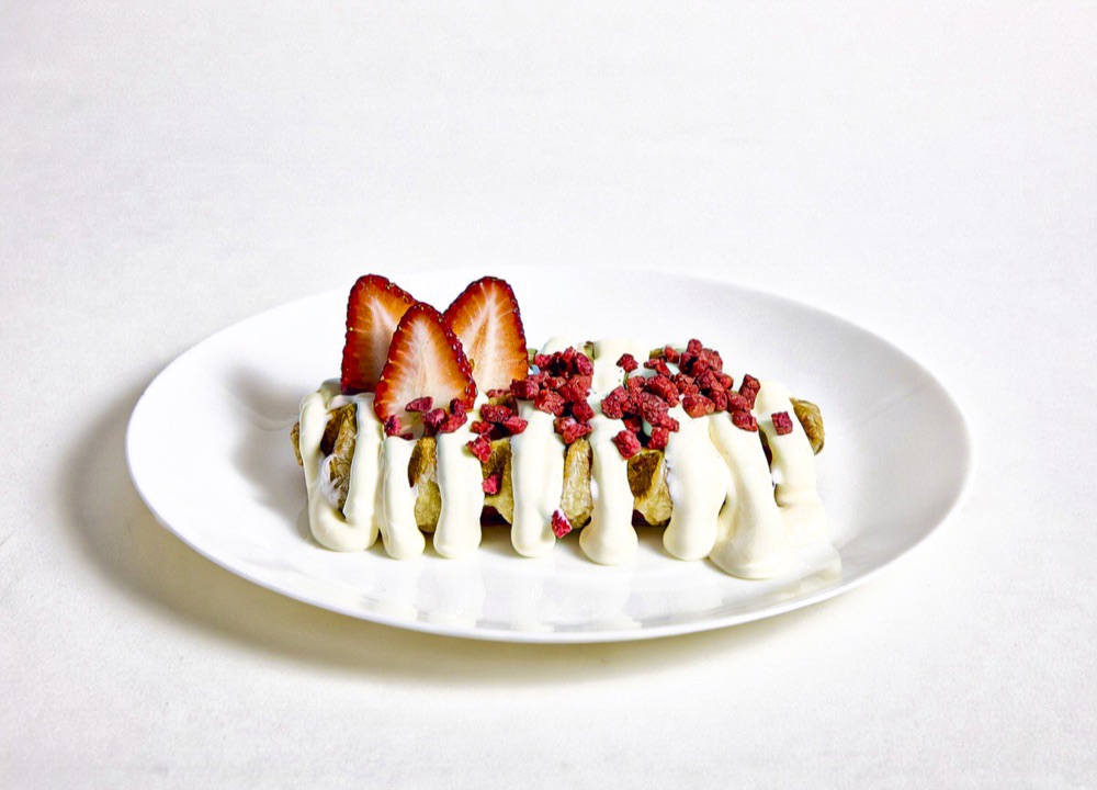 Strawberry Cheese Cream Croffle, waffles & croffles